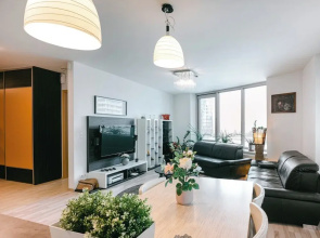Slavic Spacious Apartment by CHORS
