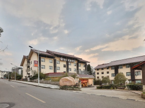 Metropolo Wuyishan Resort