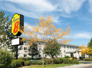 Super 8 Redmond