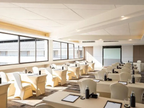 Centara Life Cha-Am Beach Resort Hua Hin