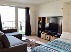 Stylish 1 Bedroom Studio Near Canary Wharf