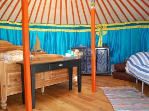 Iloons yurt