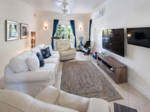 Sunny Vacation Villa 72