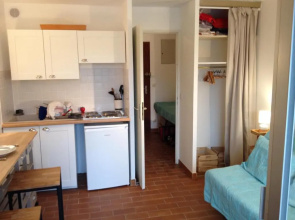 Au calme dans hameau fleuri joli Studio 3 pers piscine parking wi-fi