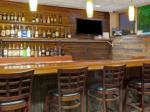 Wyndham Garden Long Island City Manhattan View Hotel