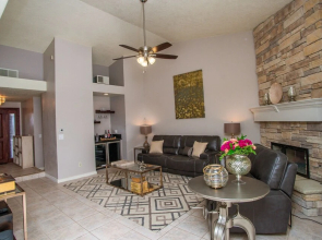 Luxury 6BR 10min to LV Strip Sleeps 20