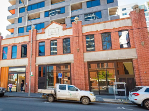 Bond Quarter Loft