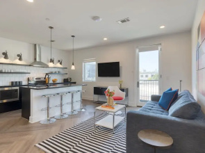 The Carter 302 by Avantstay 1BR Balcony