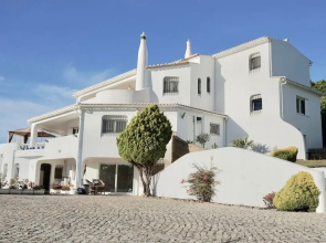 The White House - B&B in the Villa