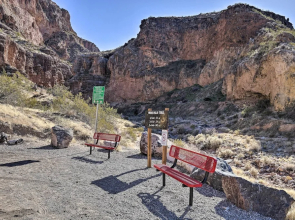 On-site Trails! Hot Tub Hideaway in Zion Area