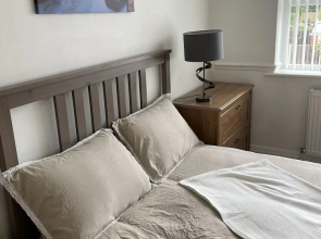 Beautiful 5-bed House in Walsall
