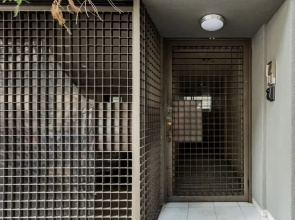 Pomona Apartments by Daju
