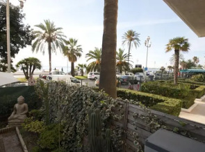 The Private Garden of the Promenade