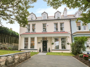 Lyngaran House
