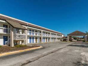 Motel 6 Holyoke MA