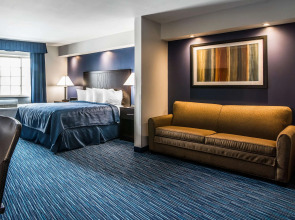 Clarion Pointe Downtown