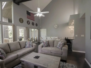 Eagles Roost 6 Bedroom Duplex