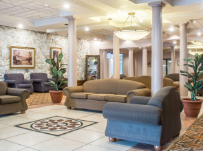Quality Inn & Suites Palm Island Indoor Waterpark
