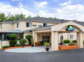 Days Inn by Wyndham Runnemede Philadelphia Area