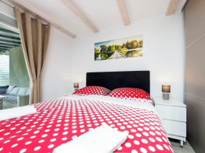 Holiday House Sandi