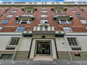 Heart Of The City Apartment In Heritage Building