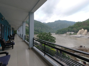 H7 Stay On the Ganges, Yoga & Spa Resort, Rishikesh