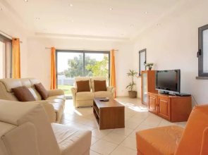 Villa Ruana - 5 bedrooms on Suite- Free out door Hot Jacuzzi - By Bedzy