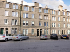 Edinburgh City Central Apartment Sleeps 6 Free Parking