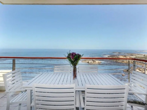 Secure Camps Bay Apartment w Pool Views Bali C