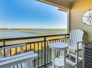 Waterfront Gem w/ Balcony in Garden City