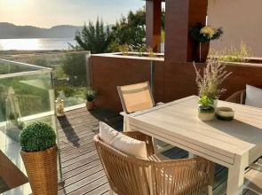 Tr ia Amazing Seaview Apartment