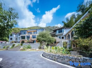 Jiuhuashan Yanqi Lake Bay Hotel