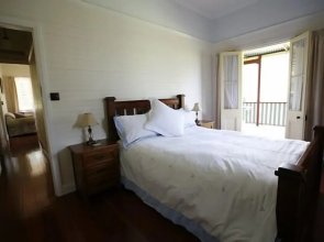 Singletons Retreat