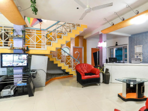 OYO 60626 Dumas Homestays