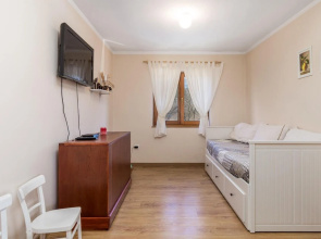 Amazing Home in Rakovicko Seliste With Wifi and 2 Bedrooms
