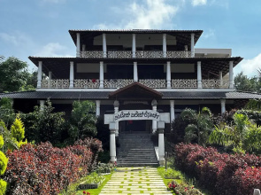 Vintage Village Resort & Spa