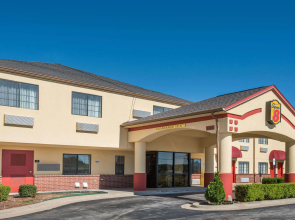Super 8 by Wyndham Claremore OK