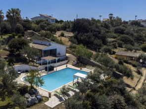 Villa Retreat With Mesmerizing sea View