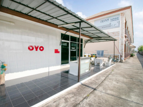 OYO 75390 Sunee Place Hotel