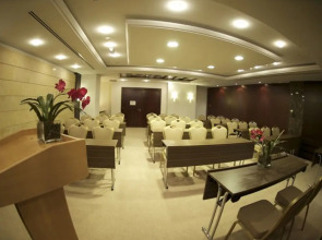 Отель Grand Belle Vue 