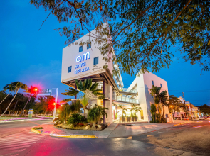 AM Hotel & Plaza