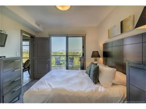 One of a Kind, Top Floor Apartment at Playa #632