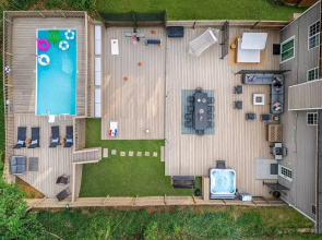 ATL Patio Paradise Pool Hottub Theater Gmrm B-ball