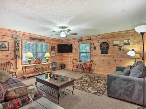 Blairsville Cabin w/ Private Hot Tub!