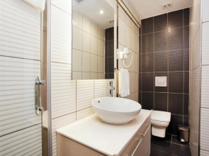 Easy Planet Bangkok Surawong