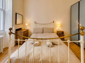 ALTIDO Spacious 2Bed in Heart of Old Town - Diagon Alley
