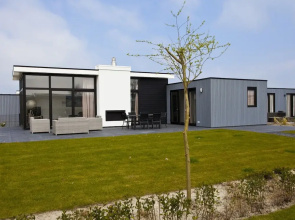 Modern Holiday Home 600 m From the sea