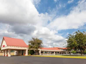 Ramada by Wyndham Clinton