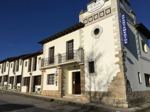Apartamentos El Cardeo