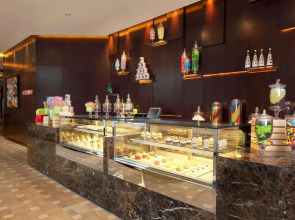 DoubleTree by Hilton Guangzhou-Free Shuttle Bus to Canton Fair Complex & Overseas Buyer Registration Services during Canton Fair Period